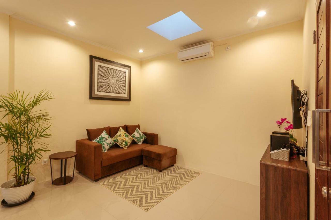 סמיניאק Villa Julie מראה חיצוני תמונה