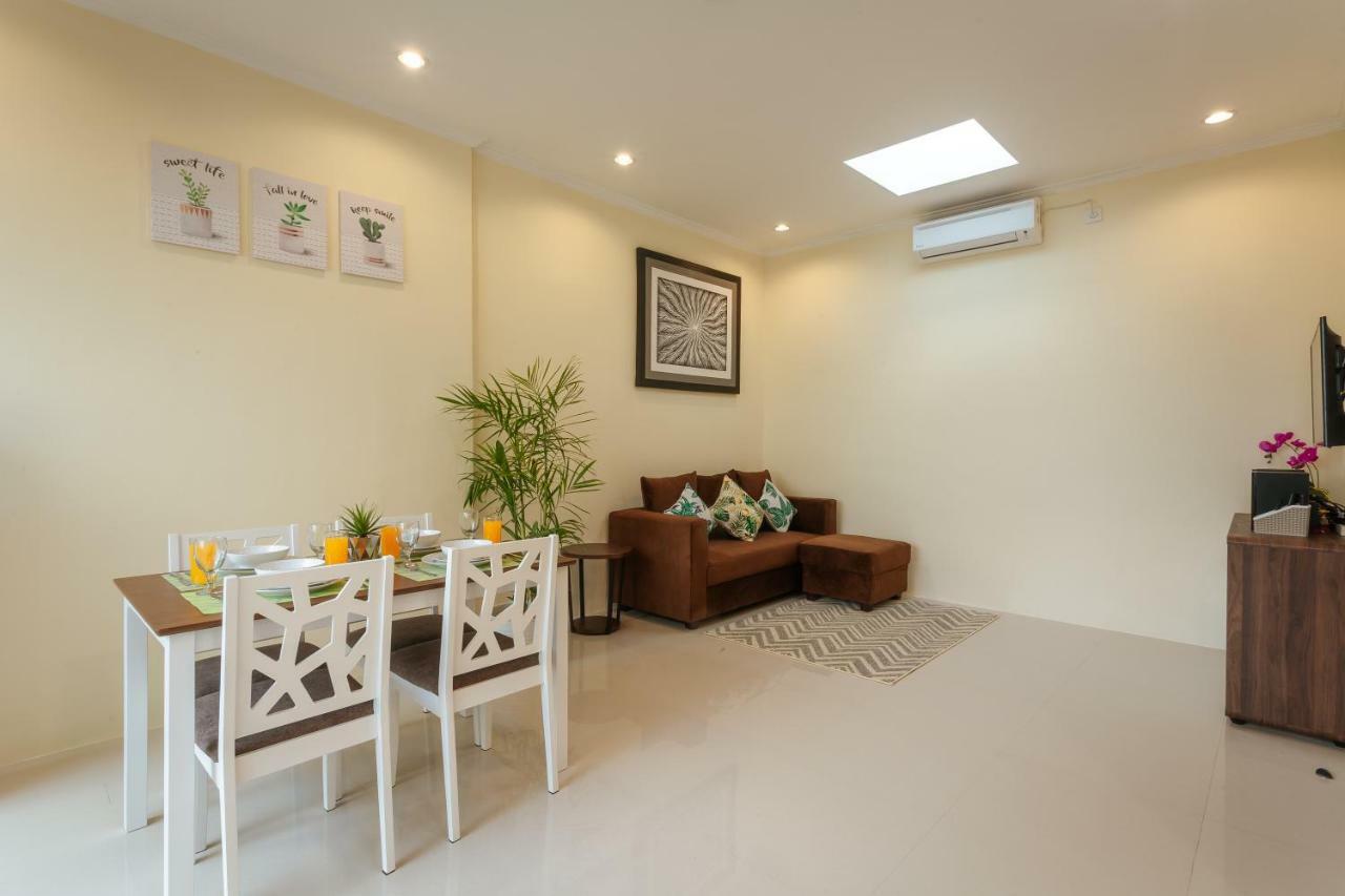 סמיניאק Villa Julie מראה חיצוני תמונה