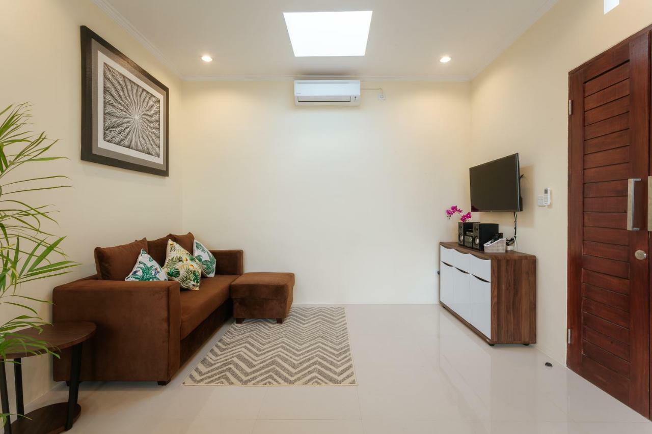 סמיניאק Villa Julie מראה חיצוני תמונה