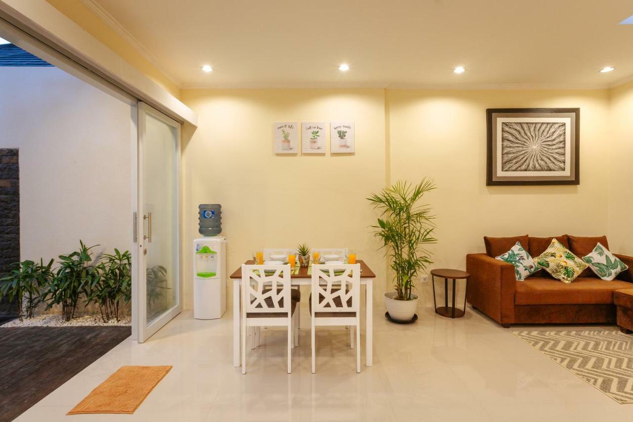 סמיניאק Villa Julie מראה חיצוני תמונה