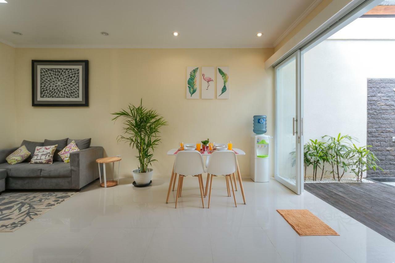 סמיניאק Villa Julie מראה חיצוני תמונה